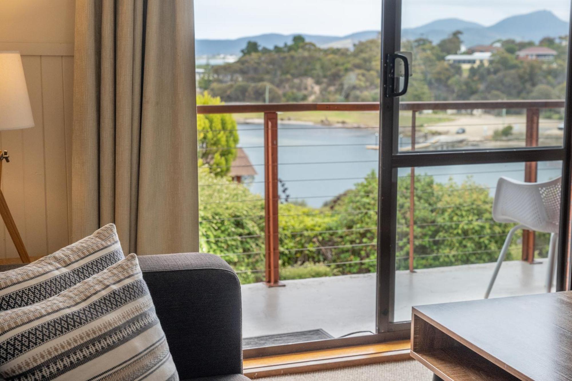 Blue Seas Holiday Villas Scamander Exteriör bild